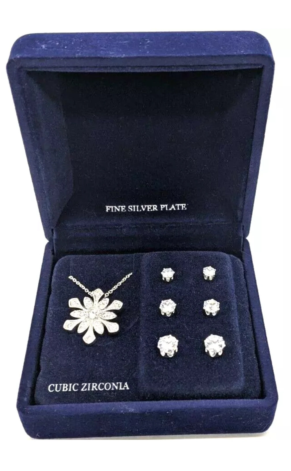 Woman's Silver Snowflake Necklace Solitaire Stud Earrings 4 Piece Set Silver Plate